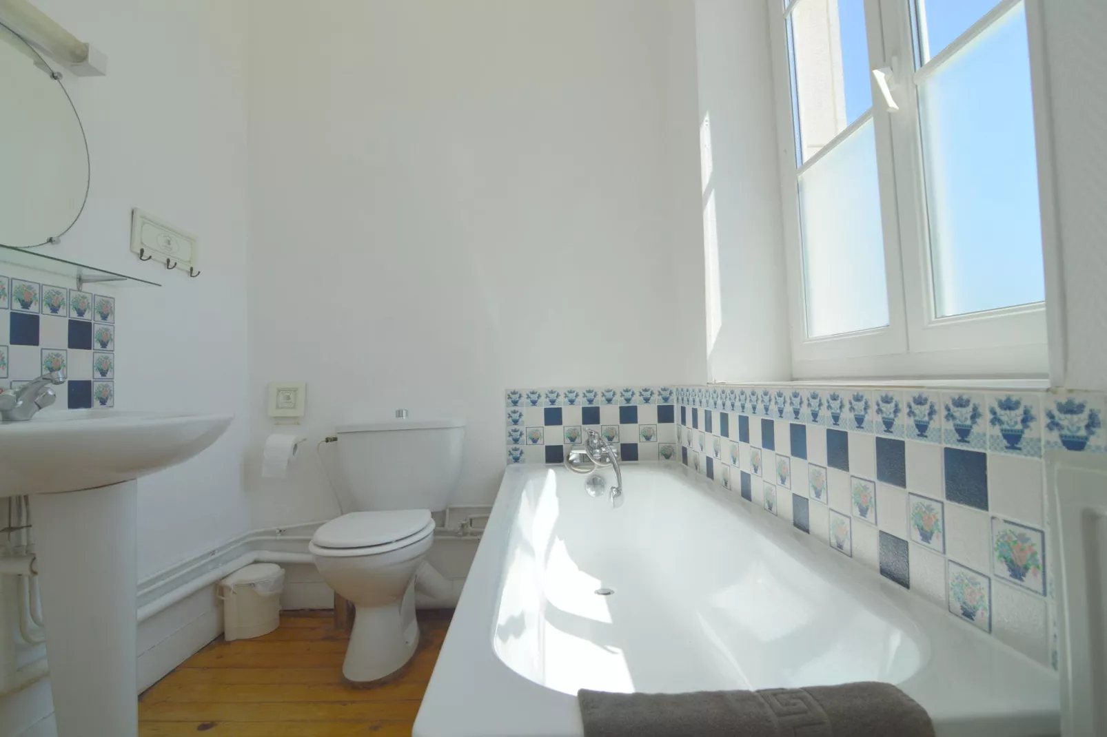 Château Saint Gervais-Bathroom