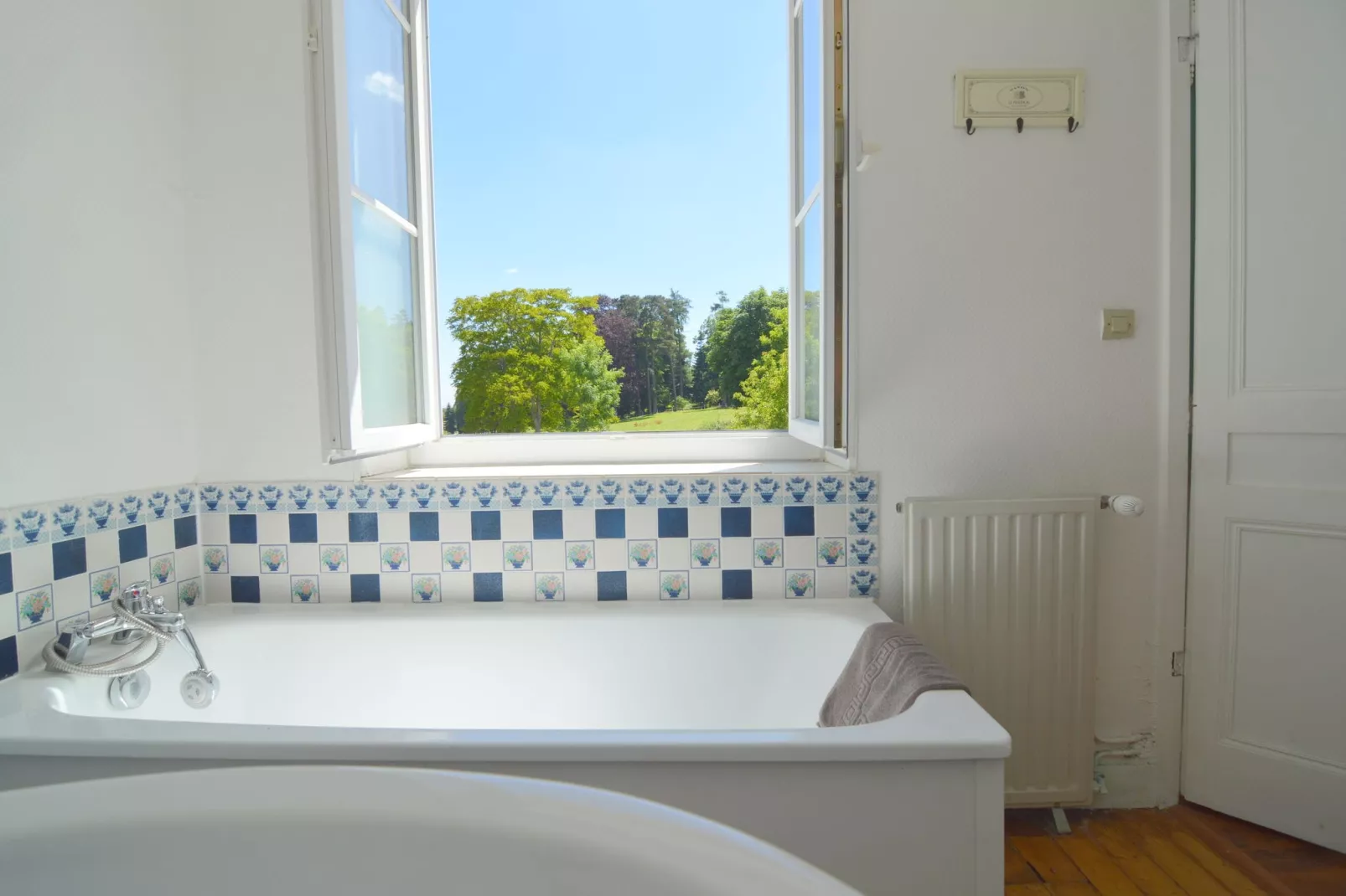 Château Saint Gervais-Bathroom