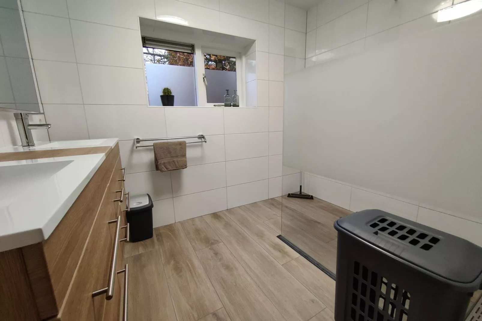 Veluwse Specht-Bathroom
