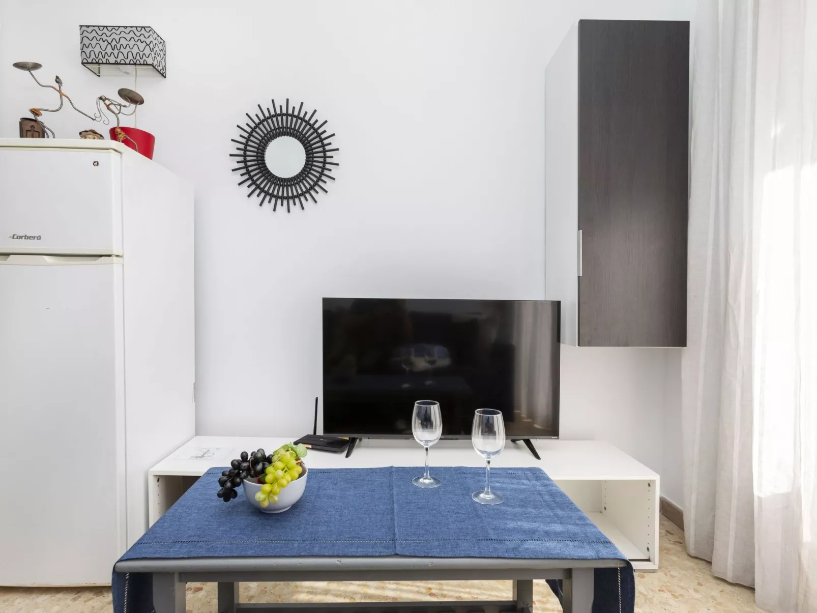 Cosy Lloret-Inside