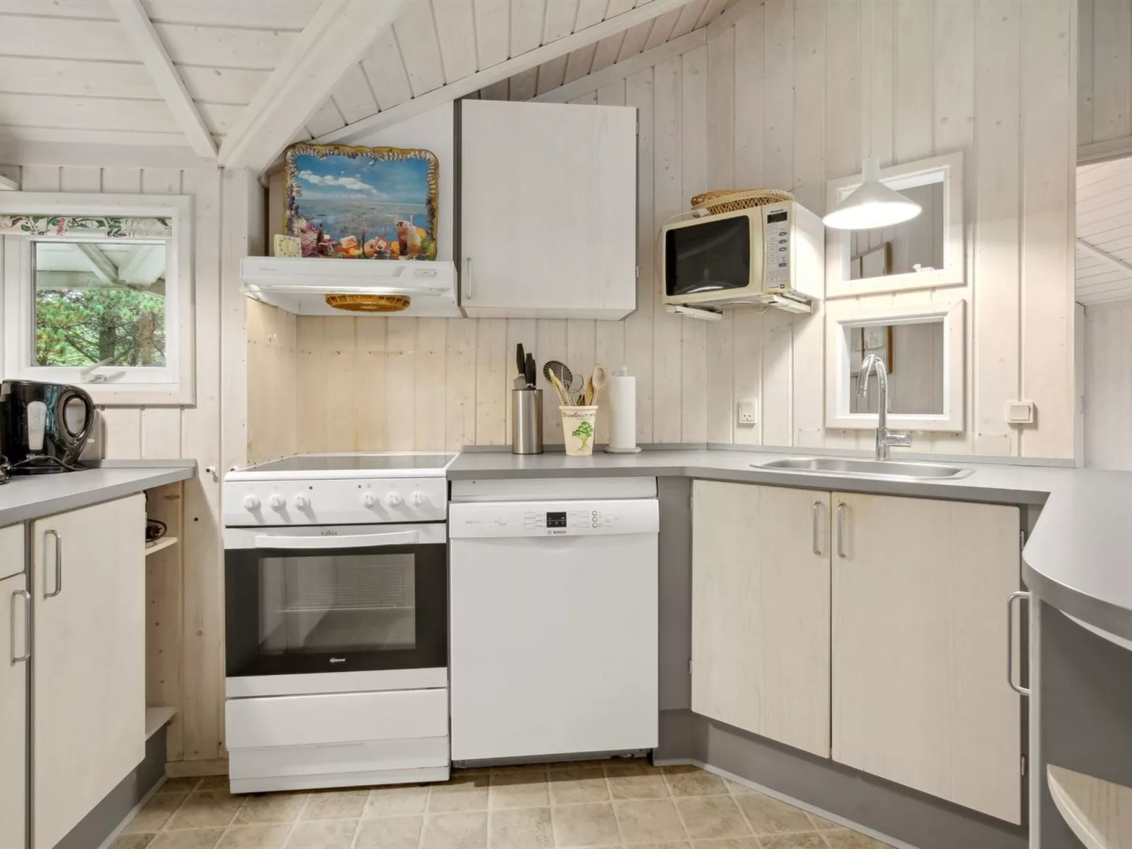 "Alaine" - 850m from the sea-Inside