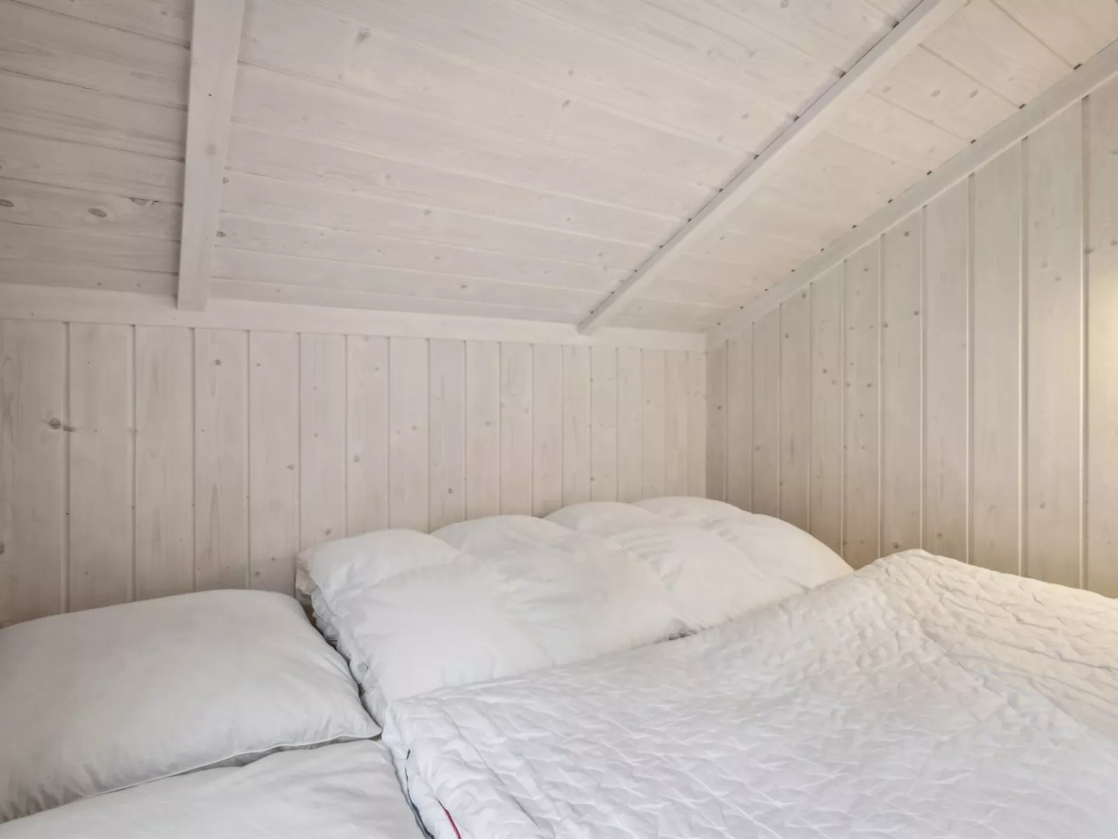 "Alaine" - 850m from the sea-Inside