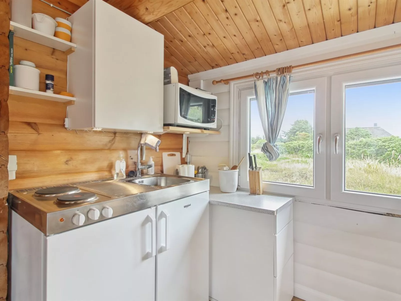 "Sampo" - 400m from the sea-Inside