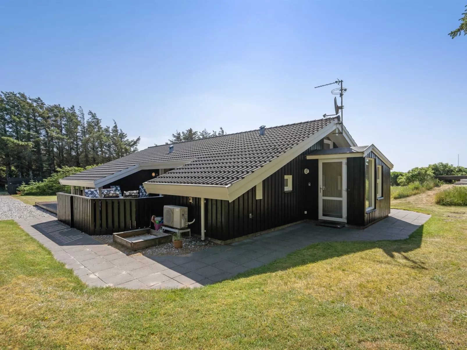 "Ilka" - 375m from the sea-Outside