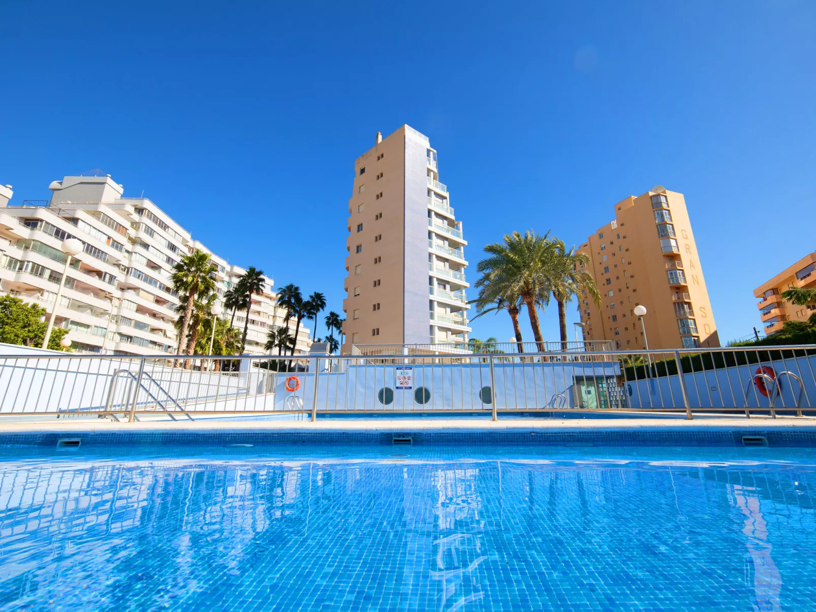 Sunseeker Hipocampos-Outside