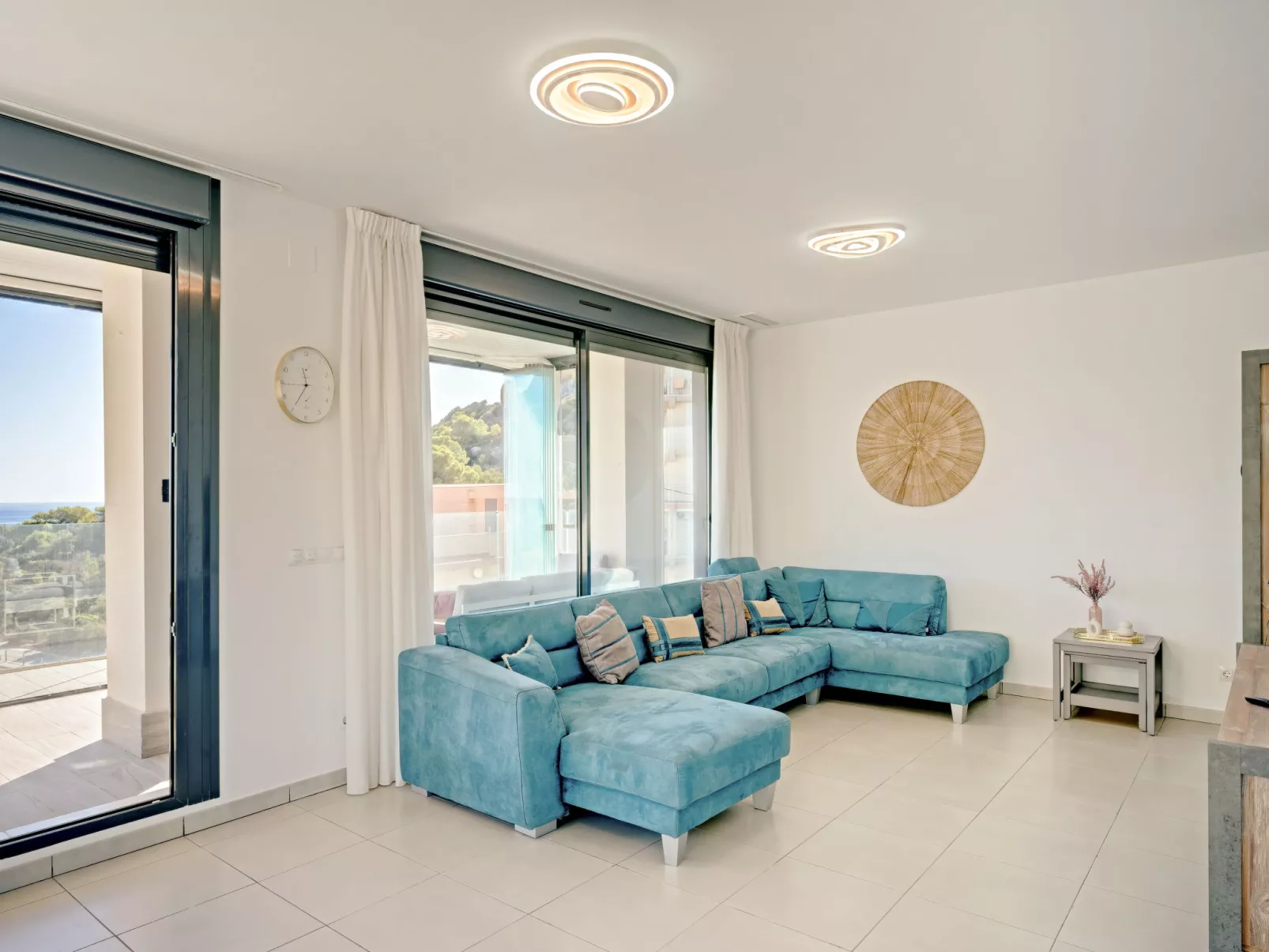 Calpe Beach II-Inside