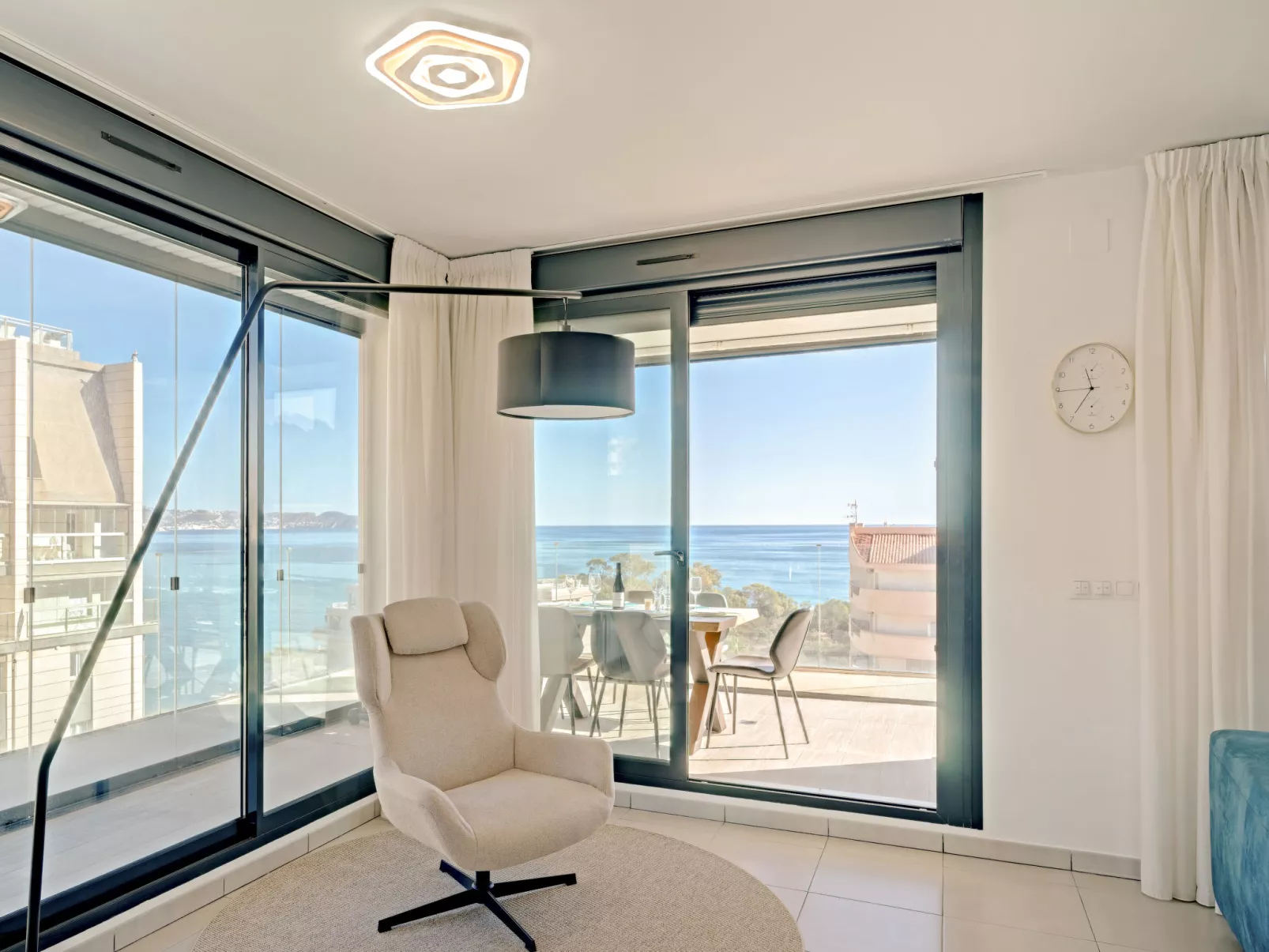 Calpe Beach II-Inside