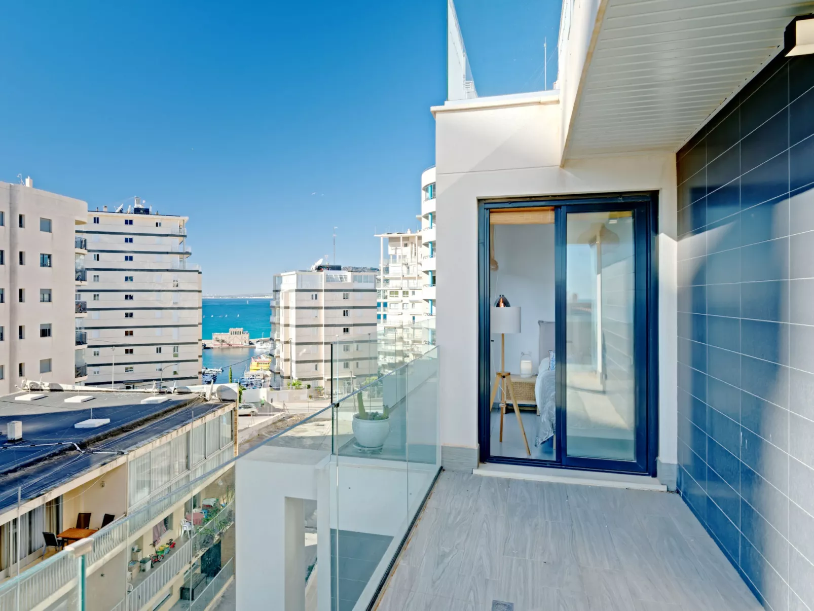 Calpe Beach II-Inside