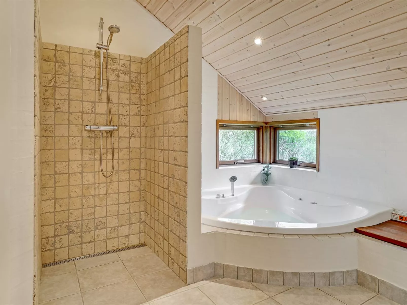 "Harri" - 850m from the sea-Inside
