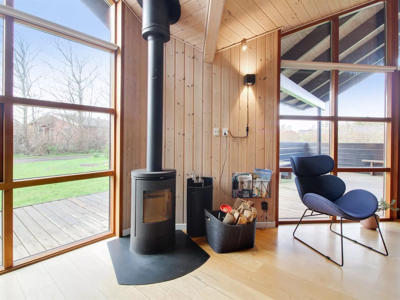 "Harri" - 850m from the sea-Inside