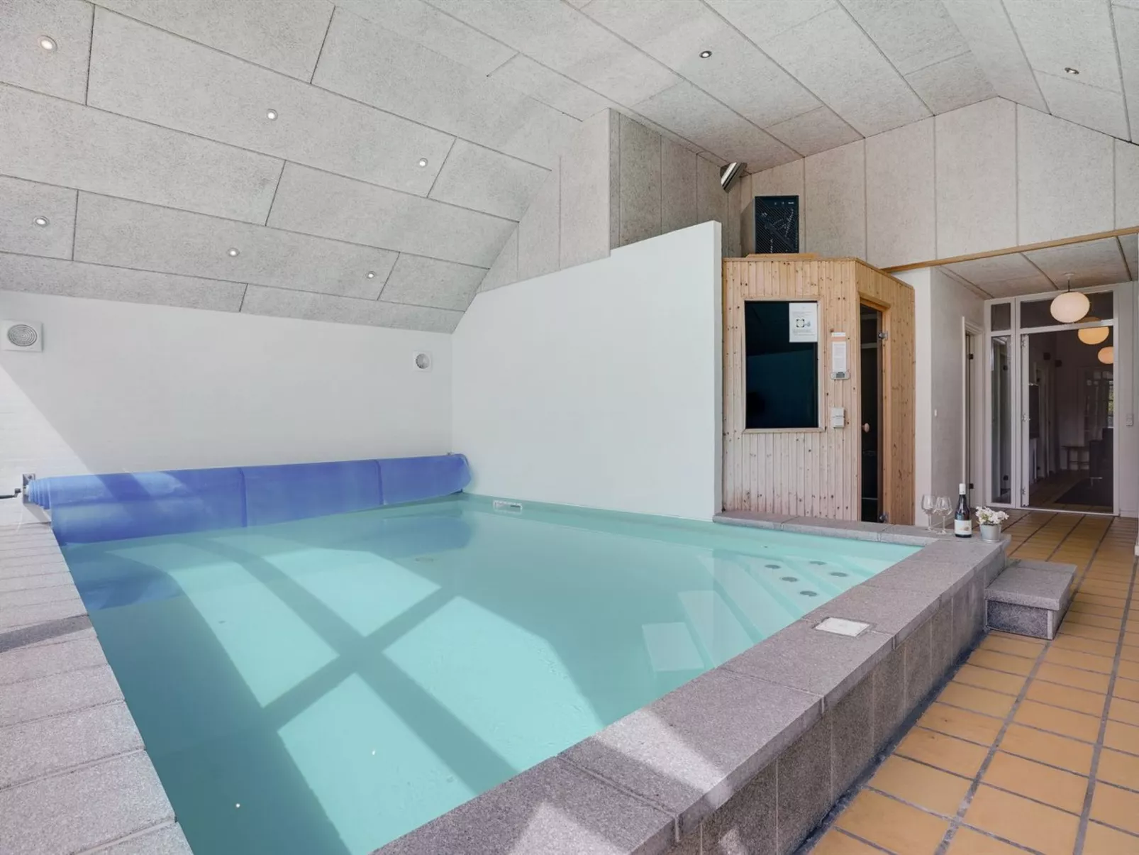"Iben" - 2.3km from the sea-Inside