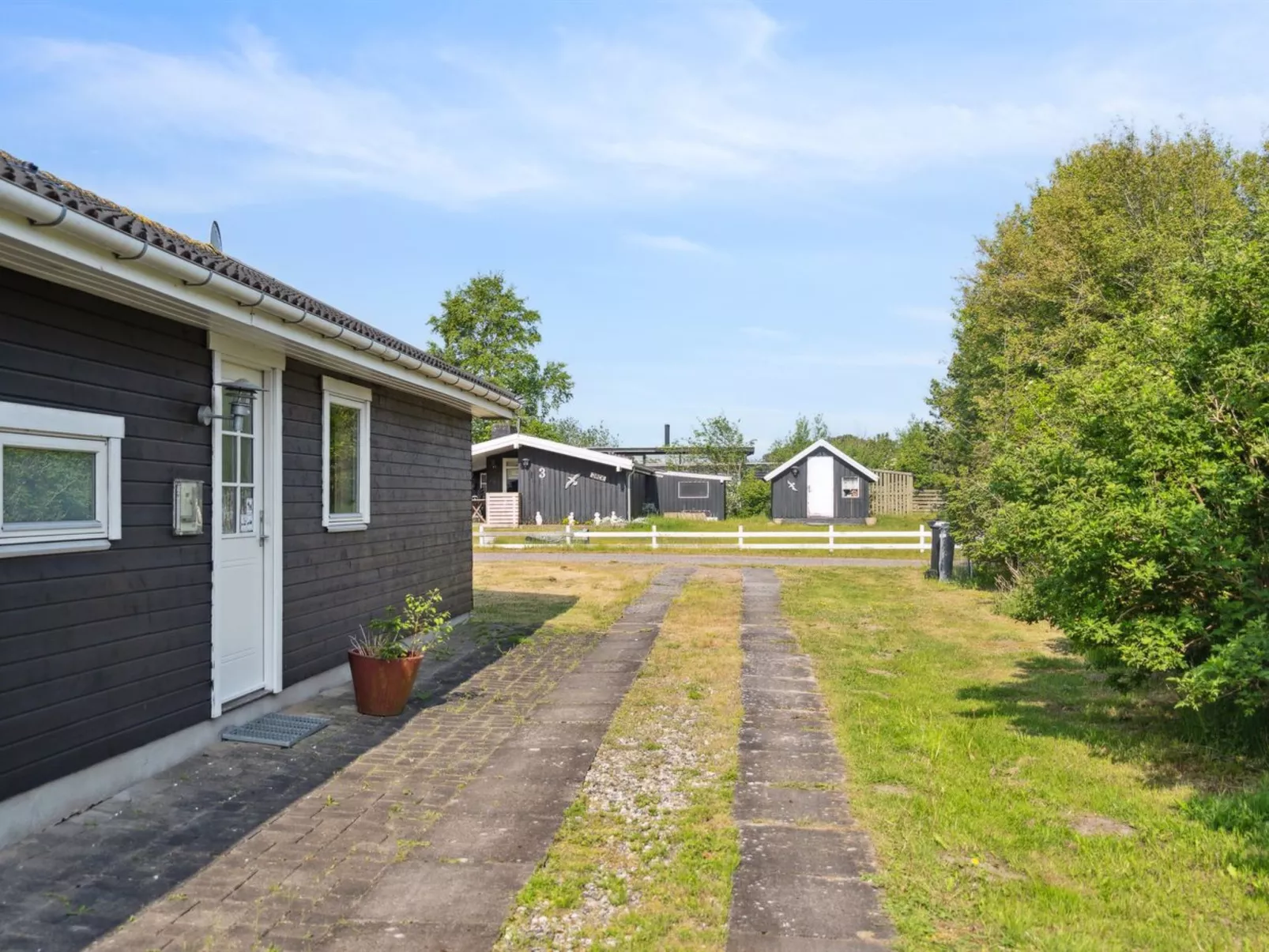 "Jil" - 750m from the sea-Outside