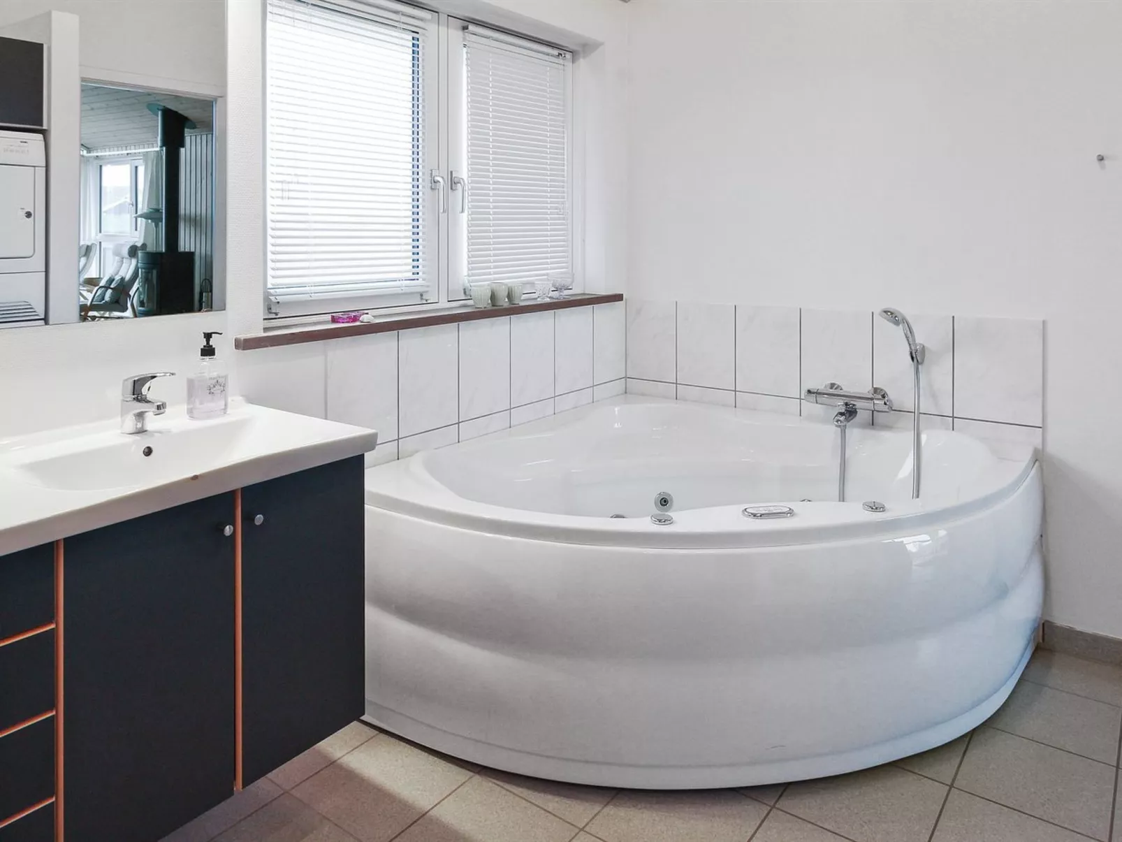 "Ilkka" - 400m from the sea-Inside