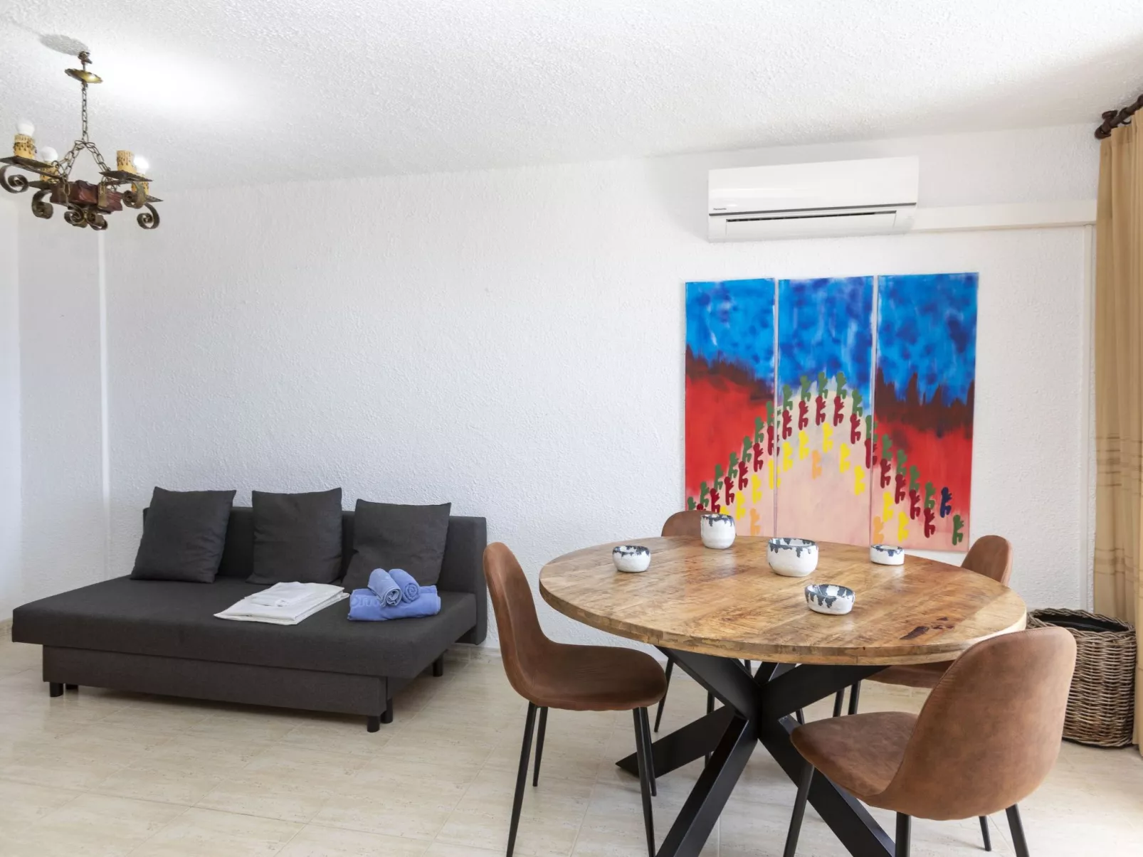 Miami Palace-Inside