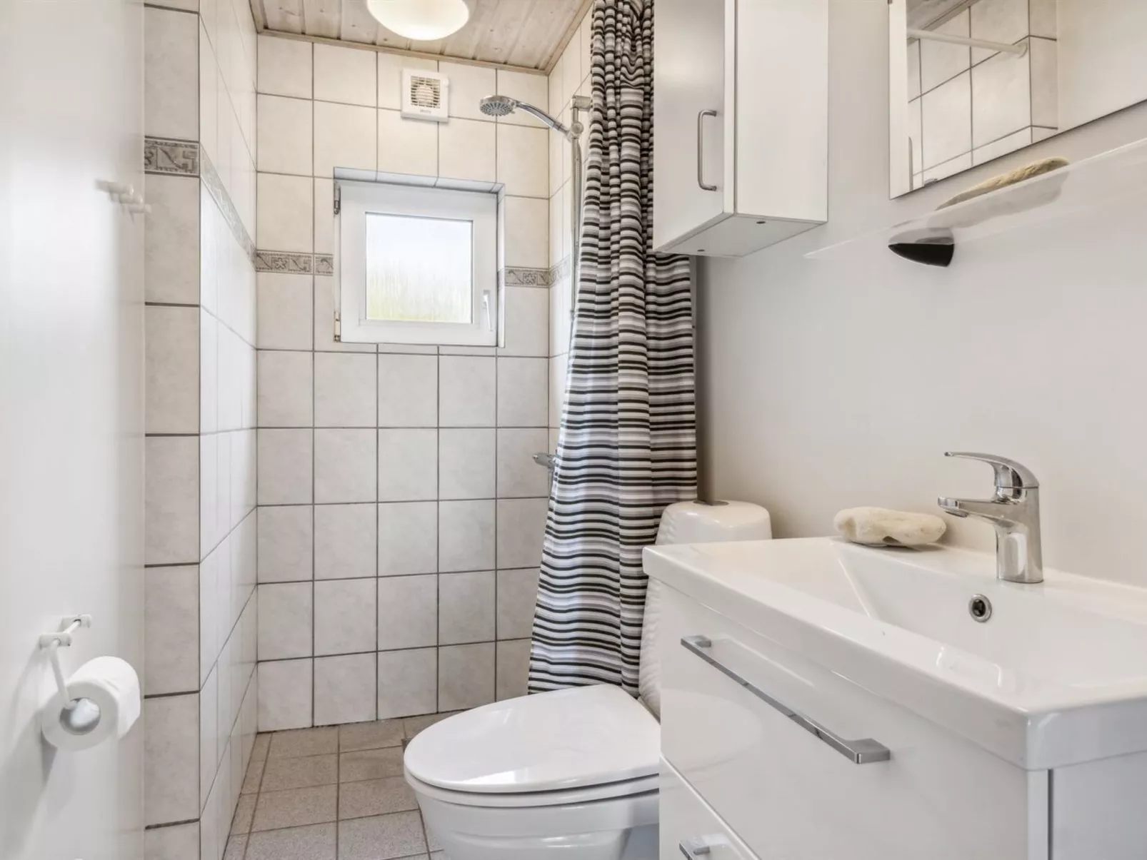 "Zoya" - 900m from the sea-Inside