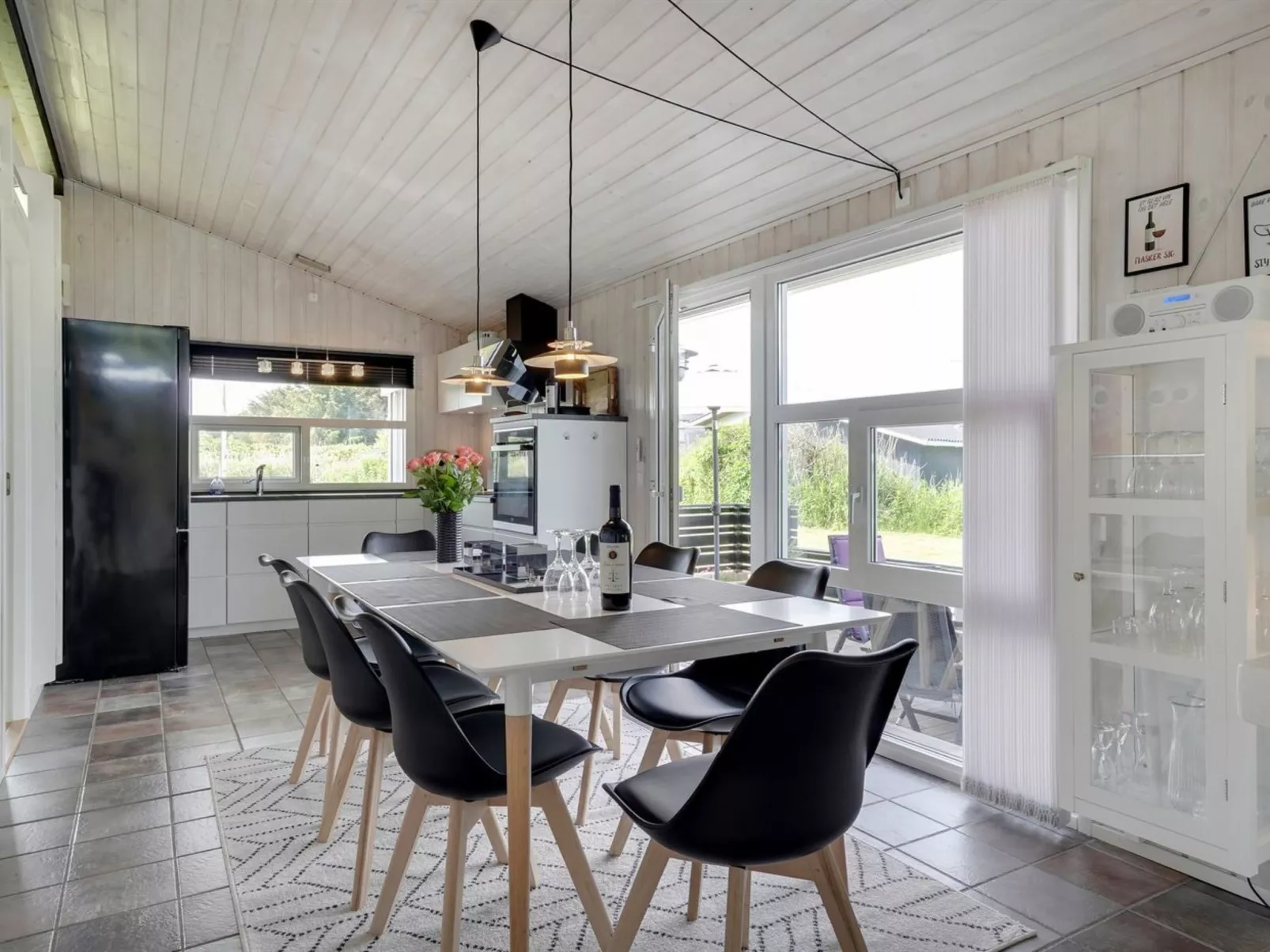 "Tinja" - 700m from the sea