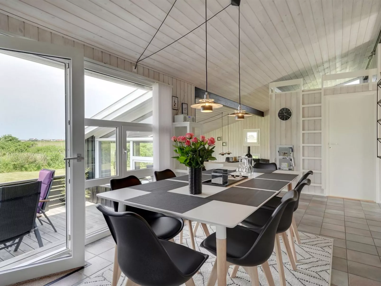 "Tinja" - 700m from the sea-Drinnen