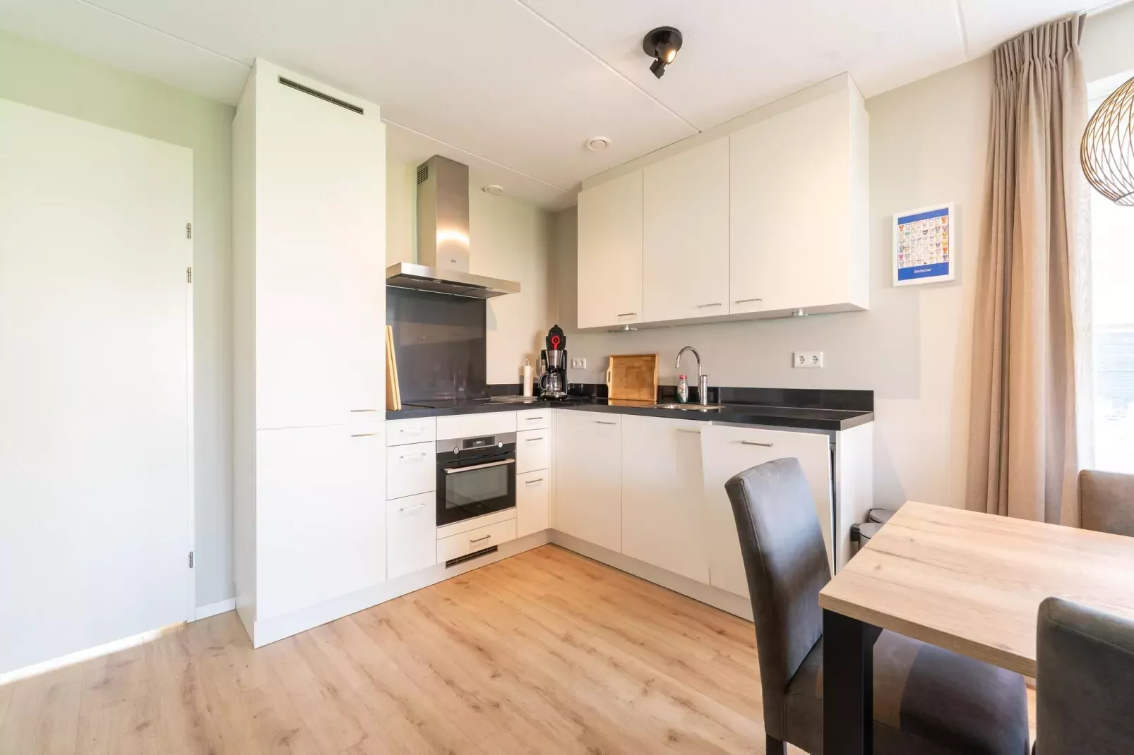 De IJsvogel Huis Nr 24-Kitchen