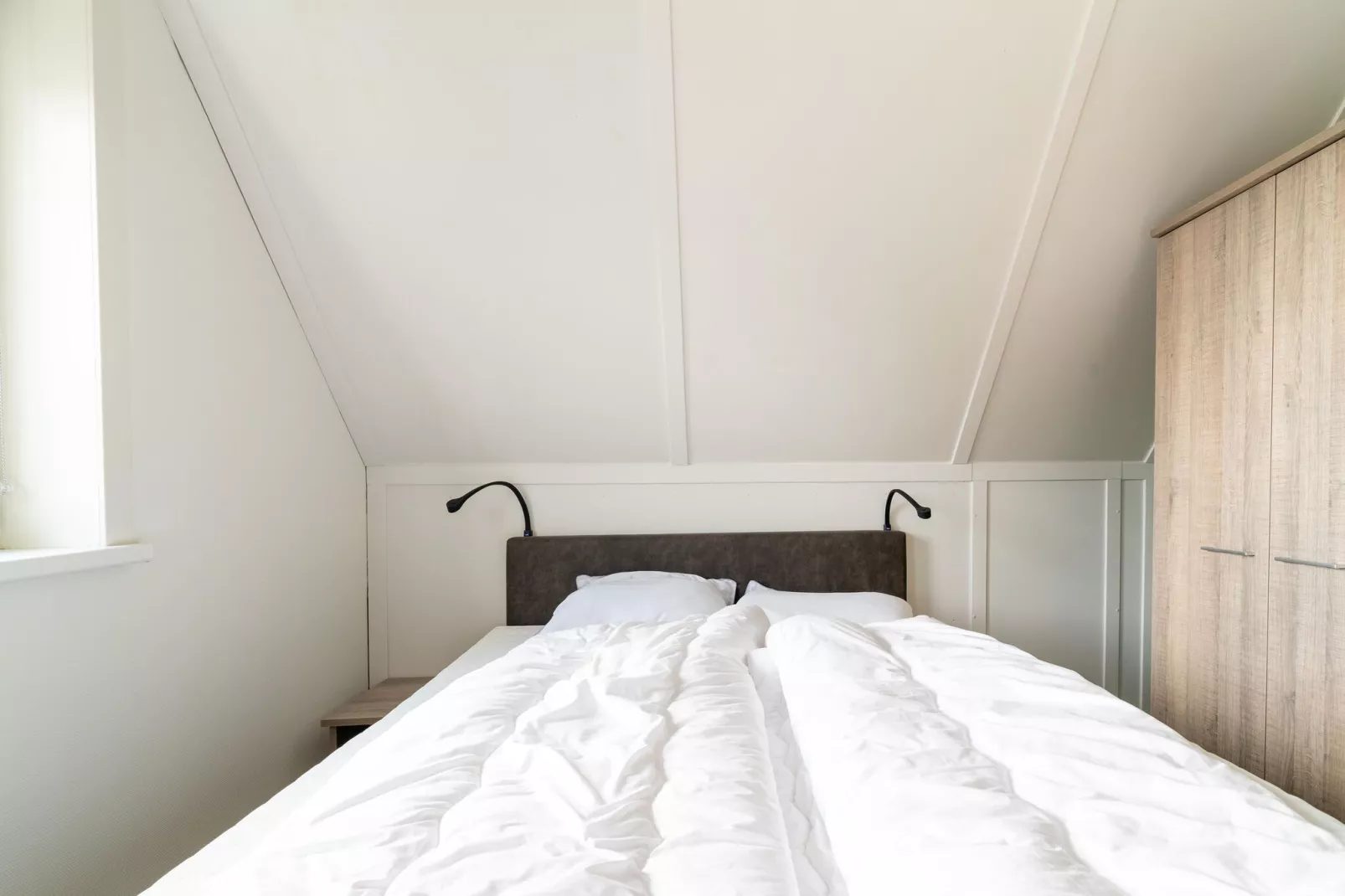 De IJsvogel Huis Nr 24-Bedroom