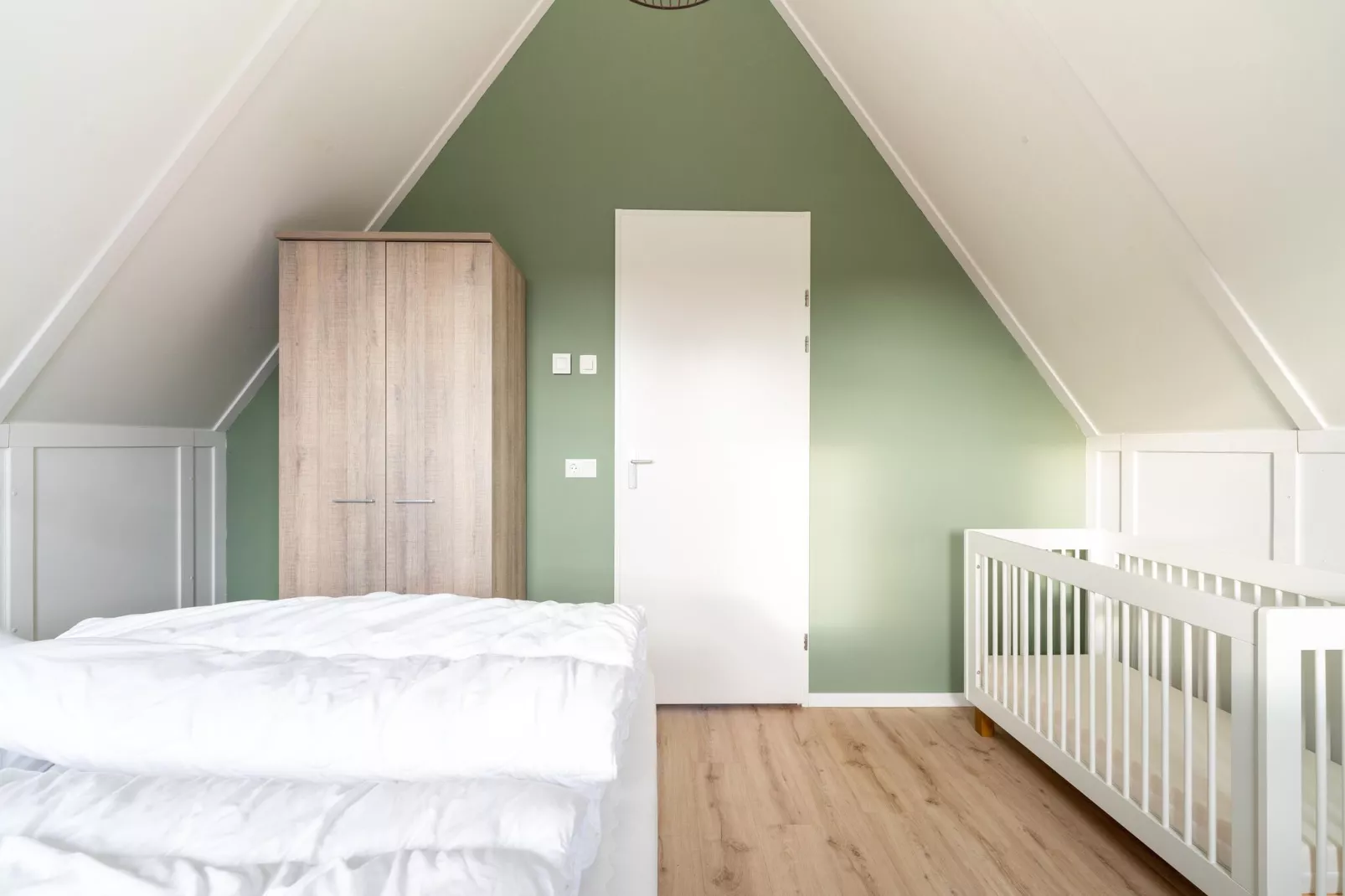 De IJsvogel Huis Nr 24-Bedroom