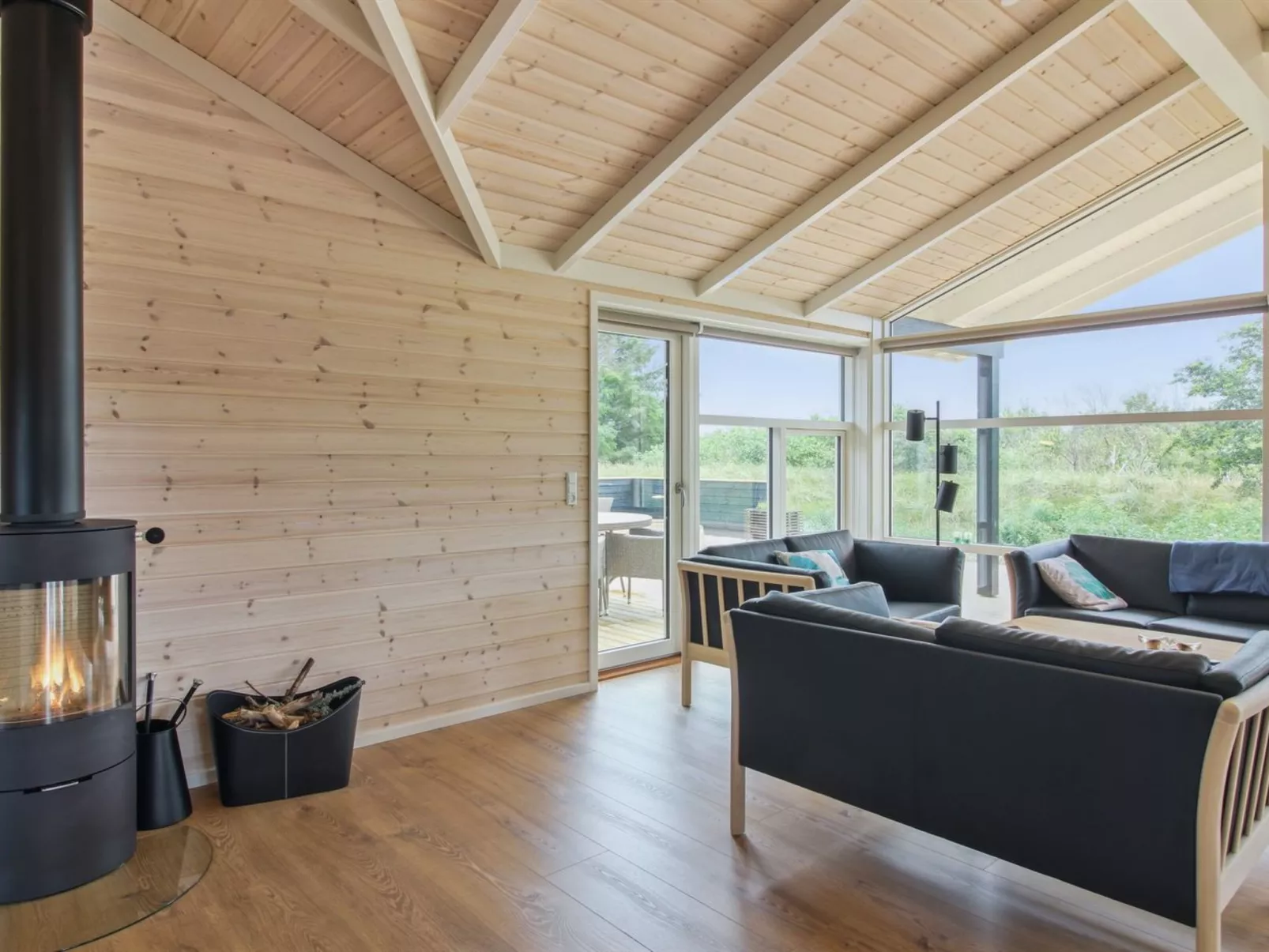 "Heriest" - 1.2km from the sea-Inside