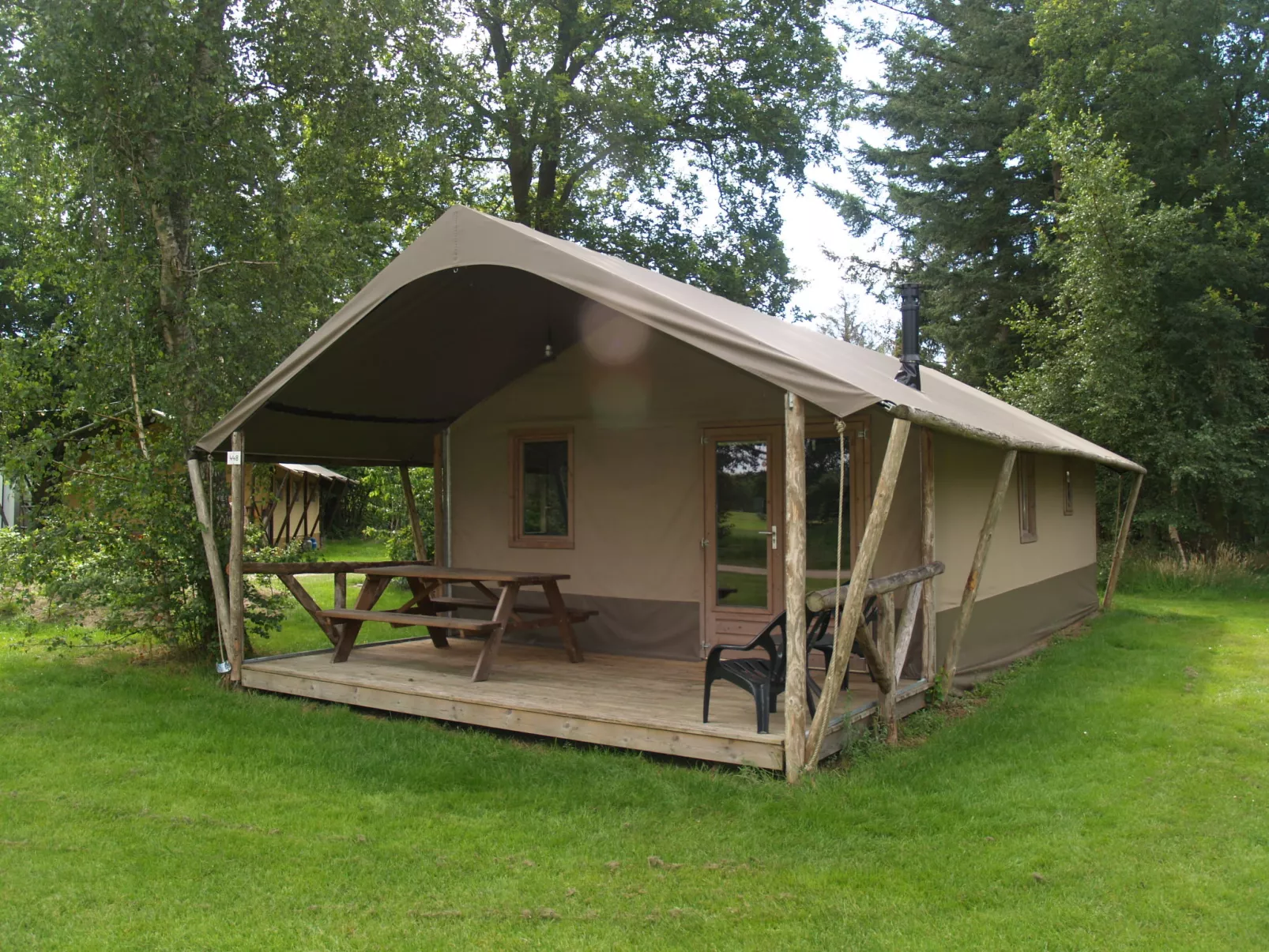 Four Season Lodge 6-Outside