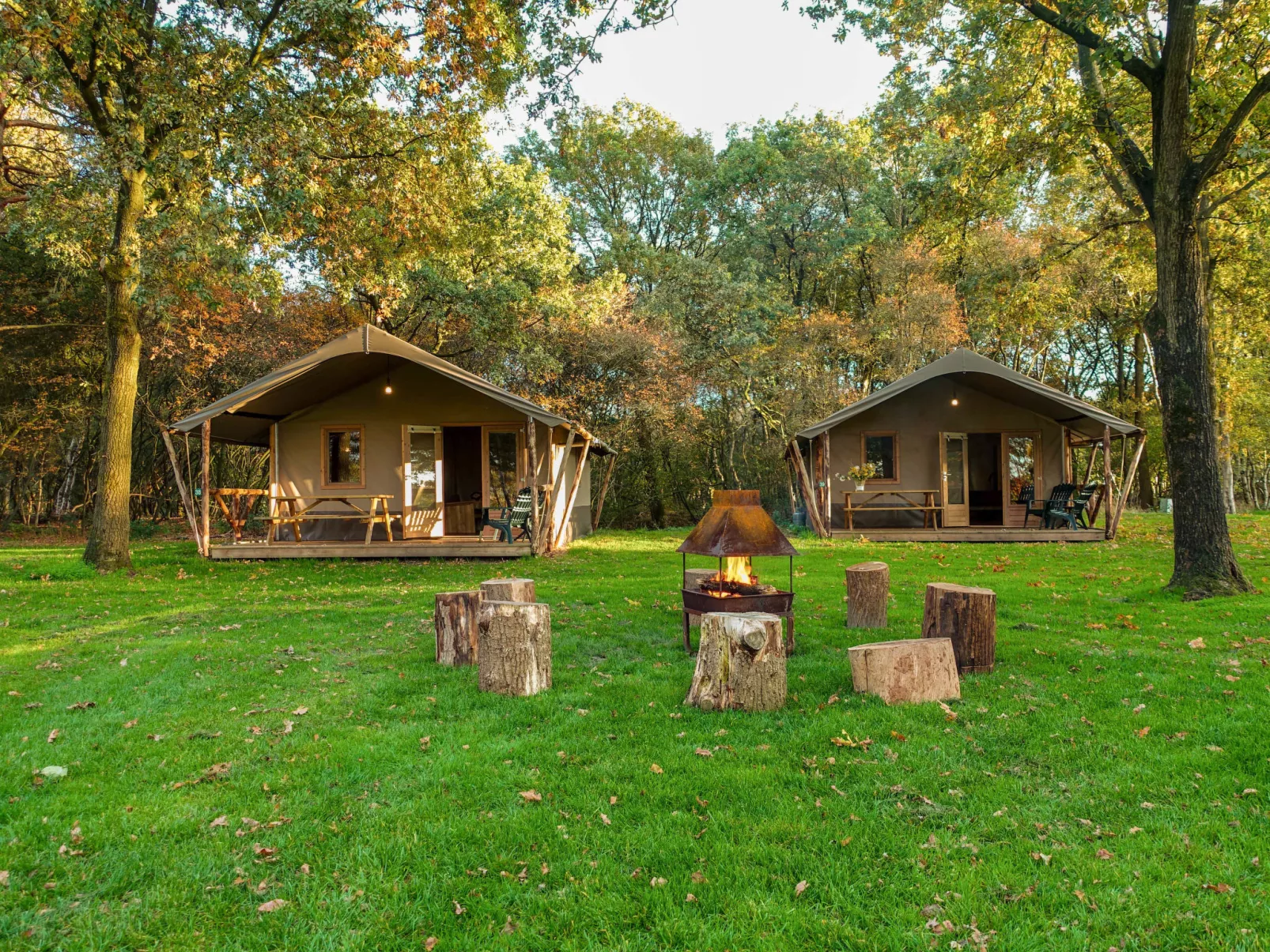 Four Season Lodge 6-Outside
