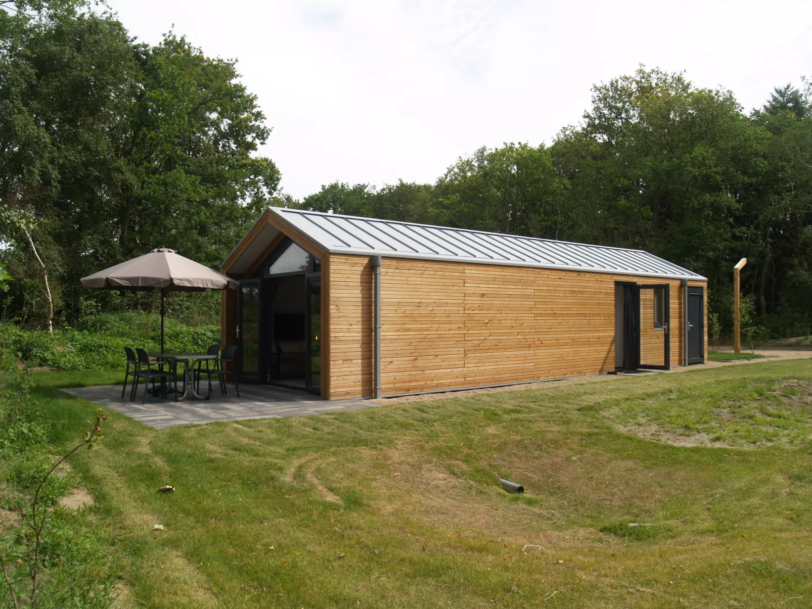 Forest Lodge 4-Outside