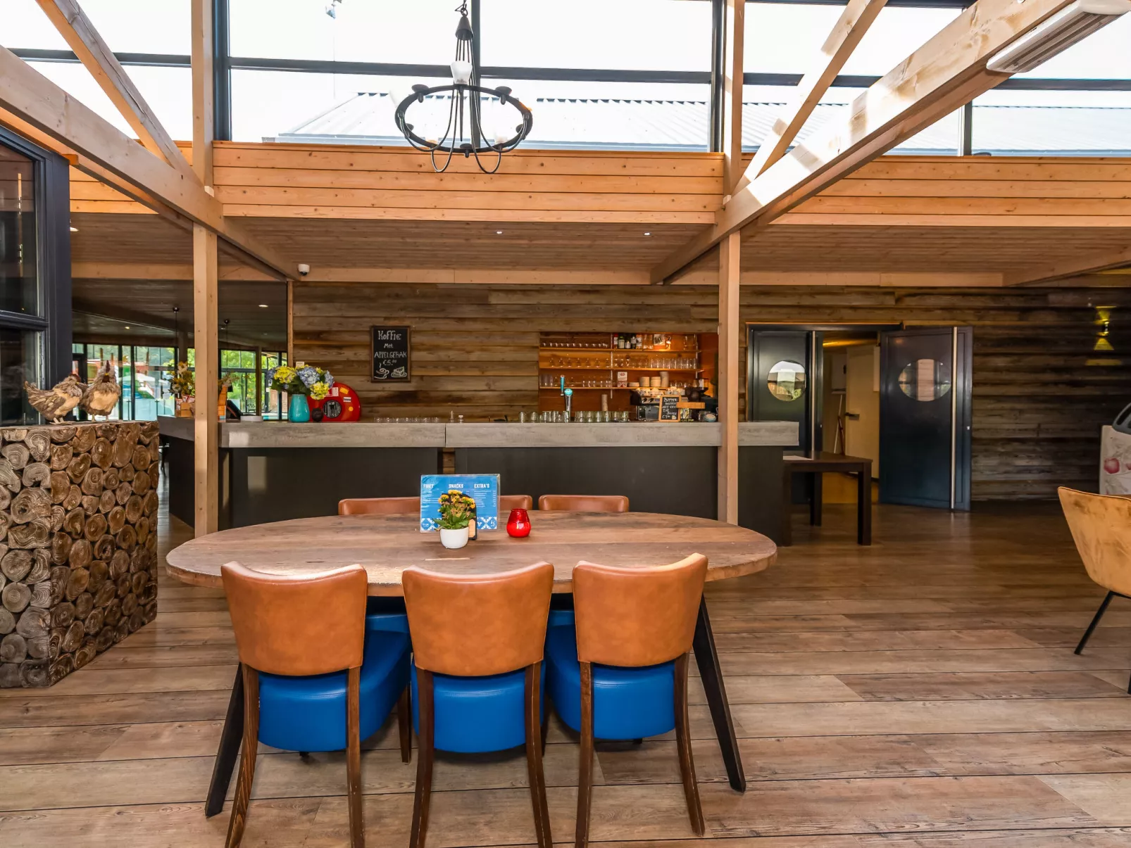 Forest Lodge 4-Area