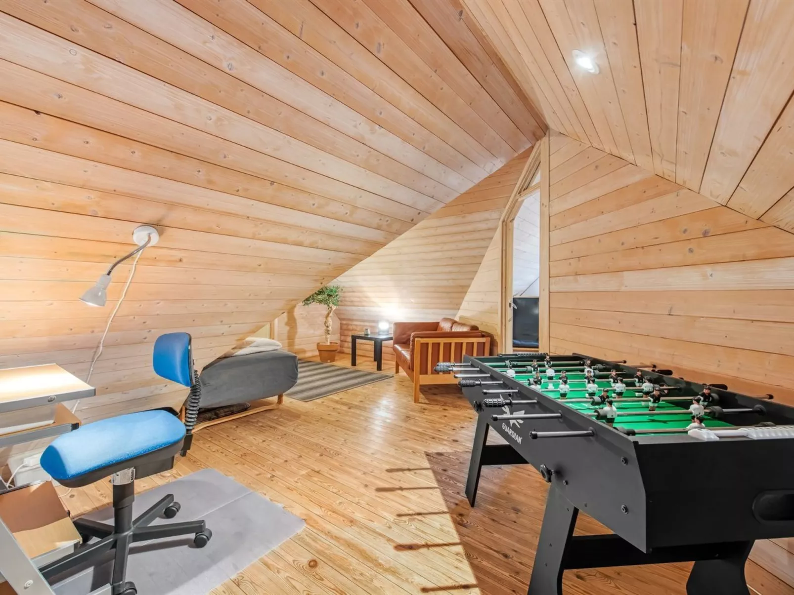 "Dorris" - 4.3km from the sea-Inside