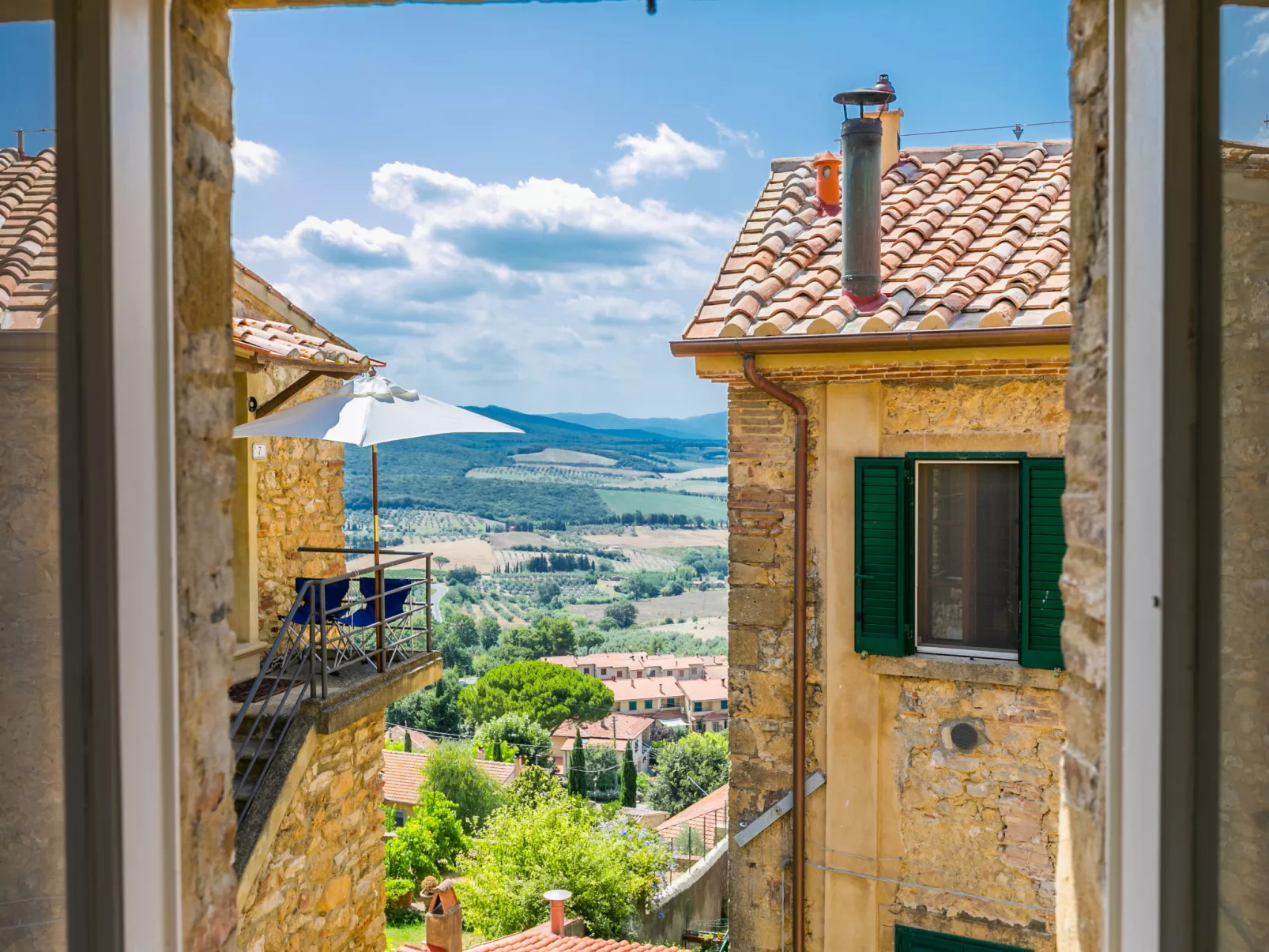 Domus Mariae-Outside