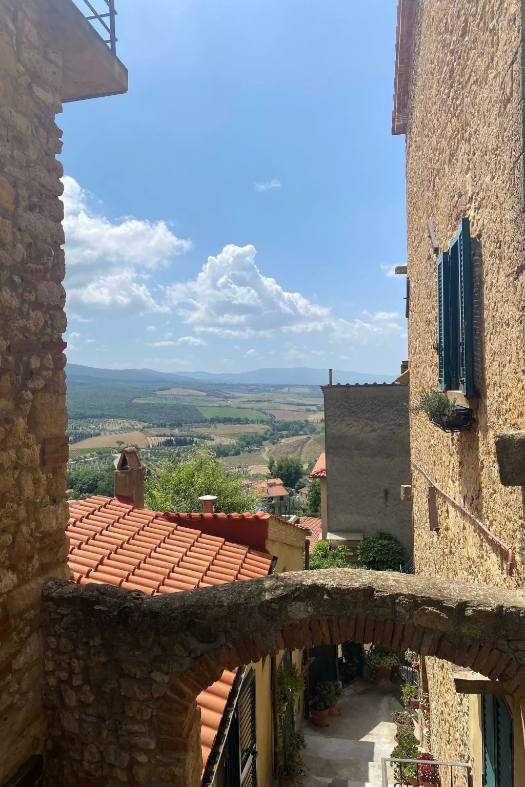 Domus Mariae-Outside