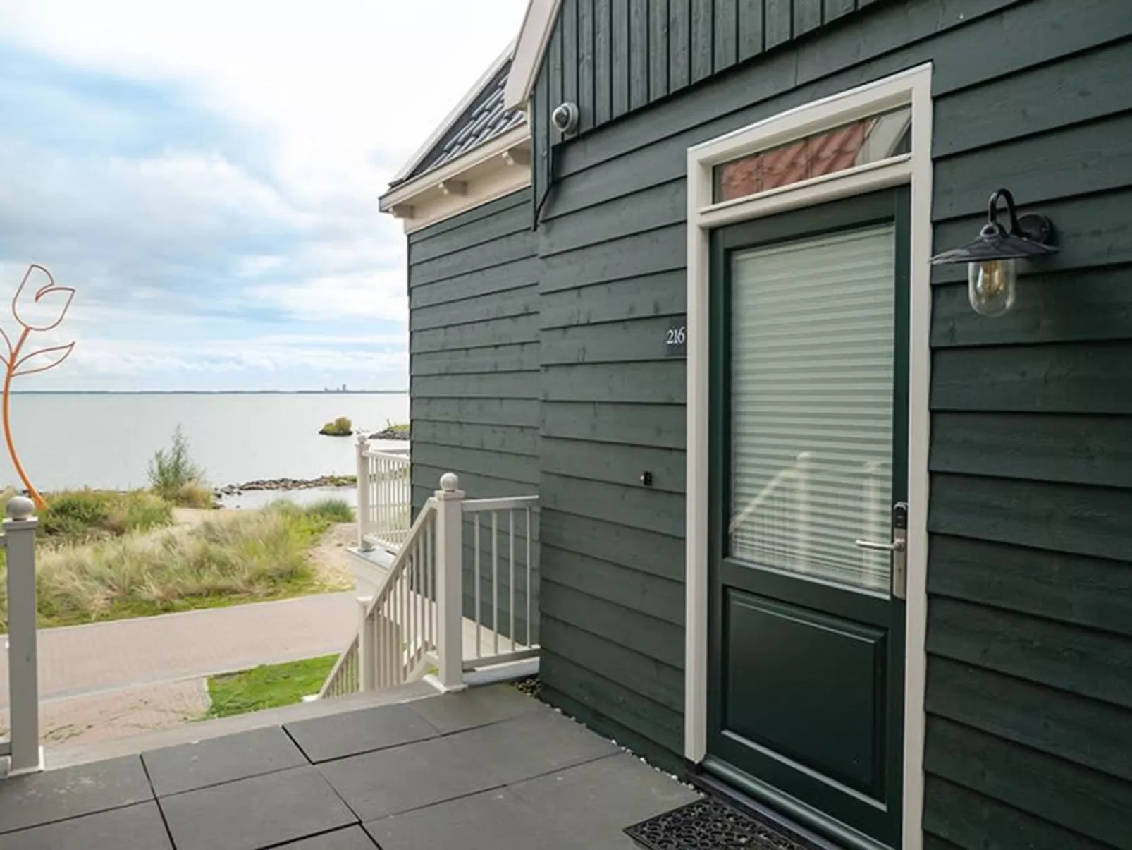 Zuiderzee Luxe 6-Outside