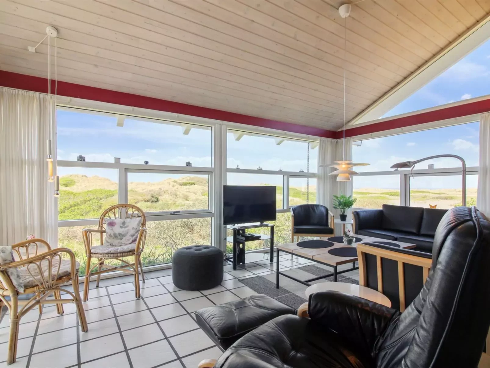 "Anne" - 100m from the sea-Inside