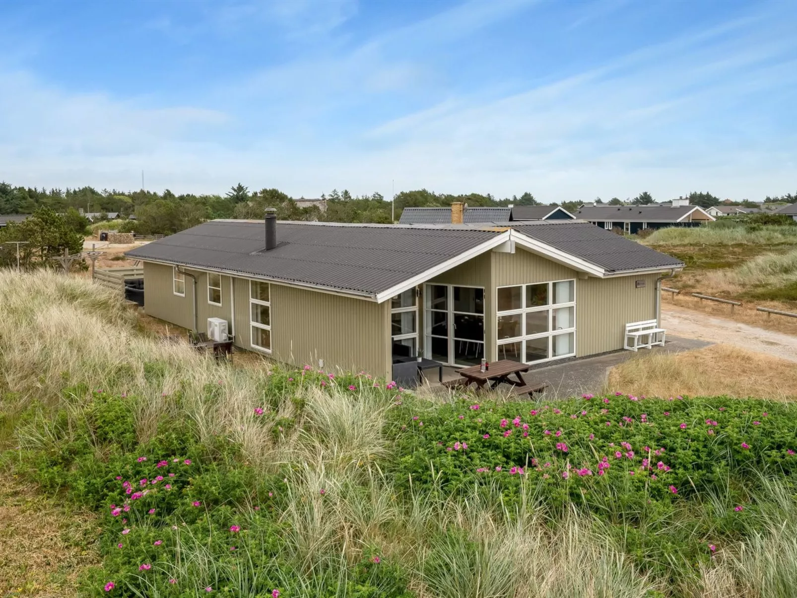 "Drifa" - 600m from the sea-Outside