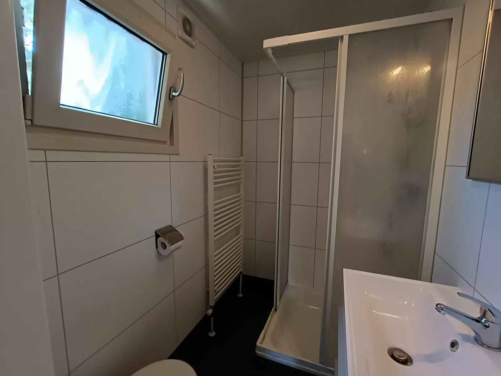 Unique Nouveau 4-Inside