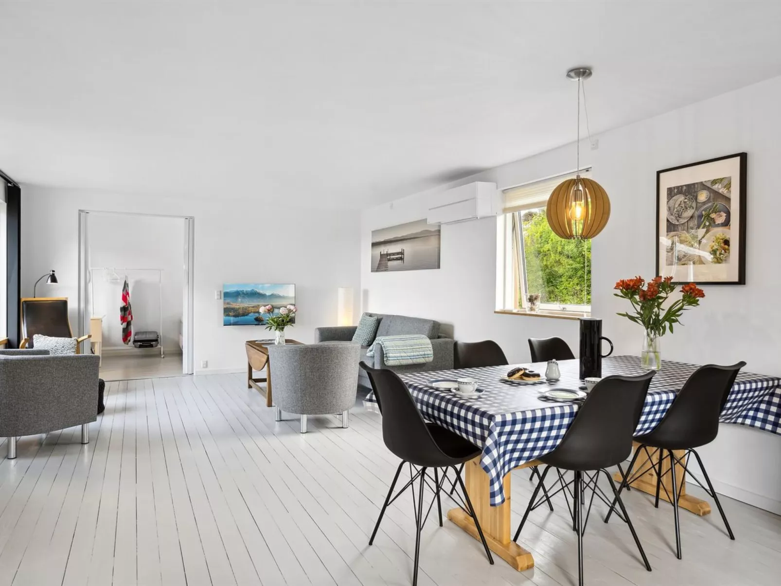 "Henric" - 500m from the sea-Inside
