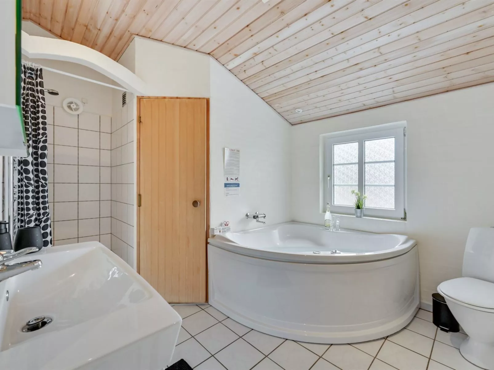 "Osmo" - 900m from the sea-Drinnen