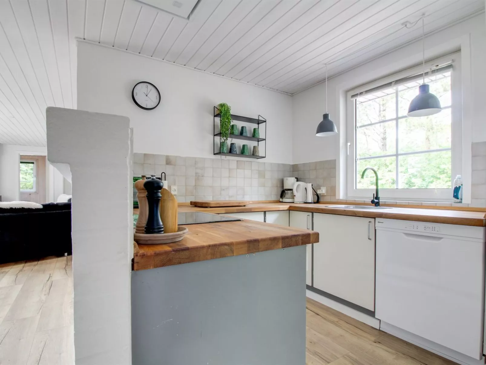 "Joona" - 12km from the sea-Inside