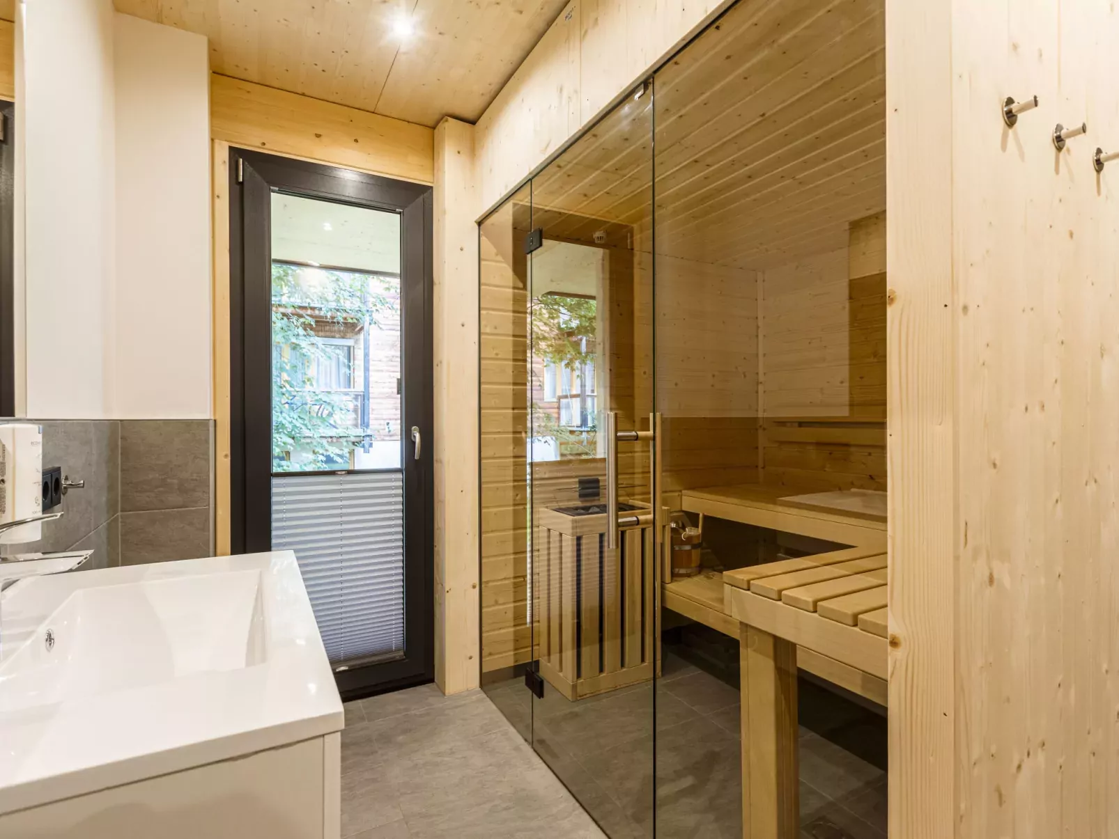 #2a mit Sauna & Pool-Drinnen
