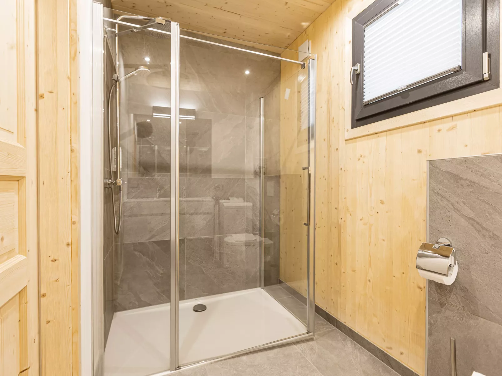 # 3a mit Sauna & Pool-Inside
