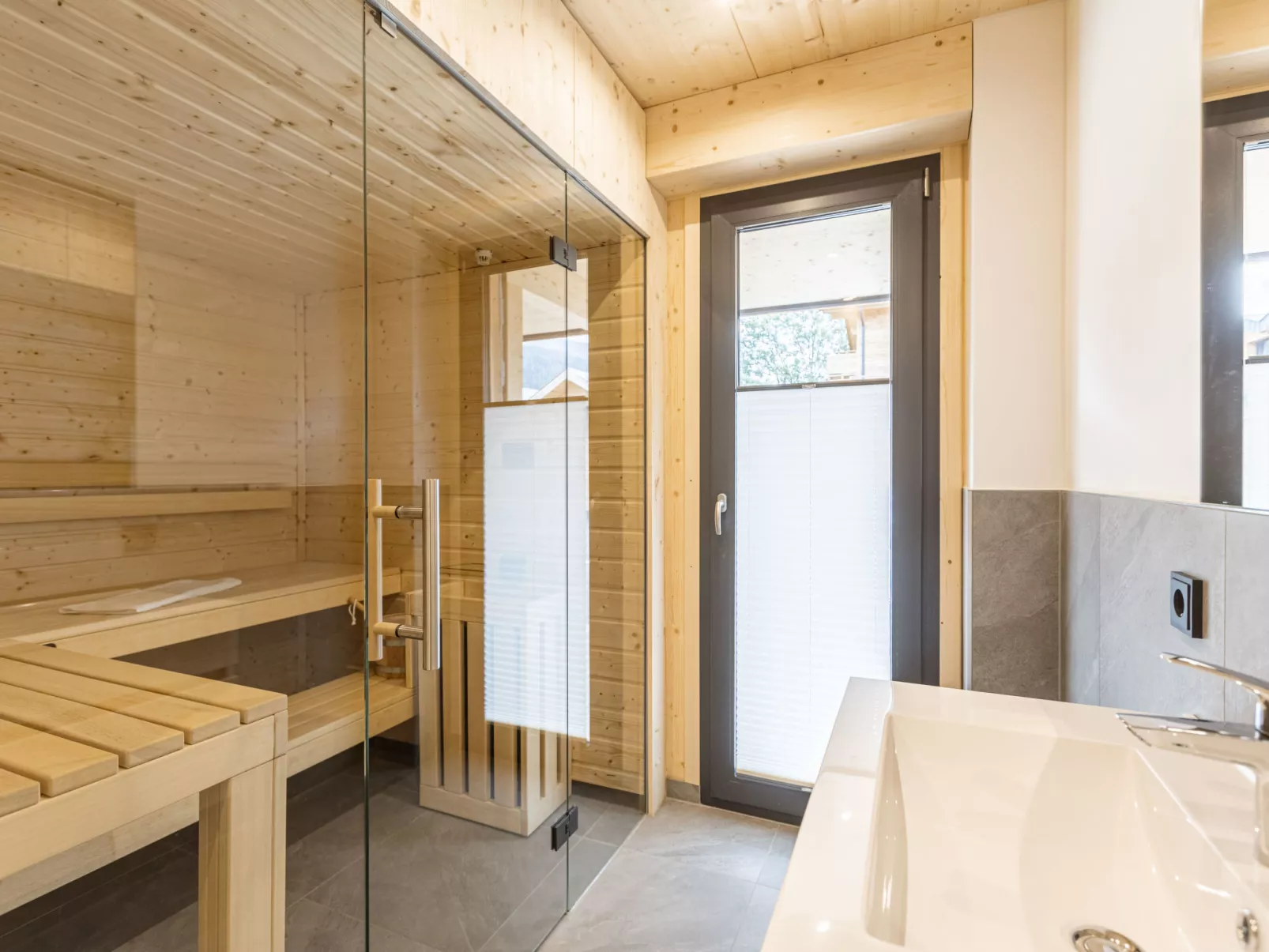 # 3a mit Sauna & Pool-Inside