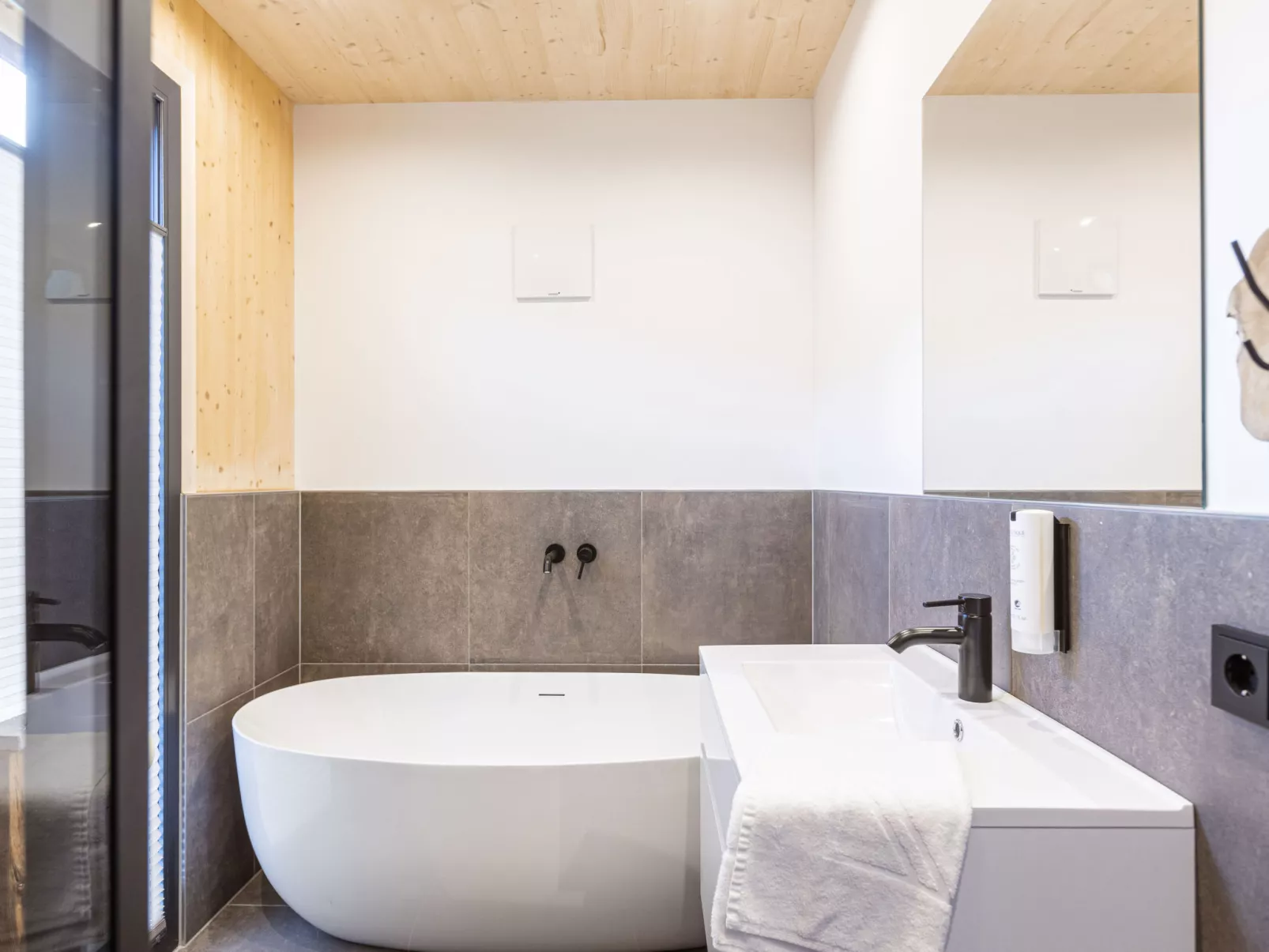 #4a mit Sauna & Pool-Inside