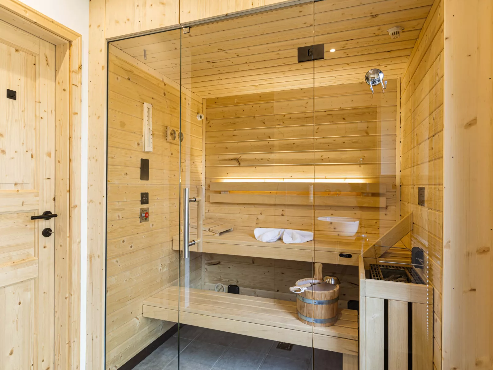 Penthouse # 1b mit Sauna&Außenbadewanne-Inside