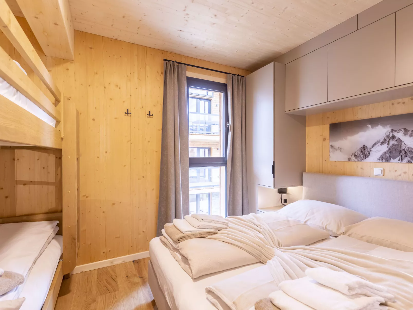 Penthouse # 2c mit Sauna&Außenbadewanne-Drinnen
