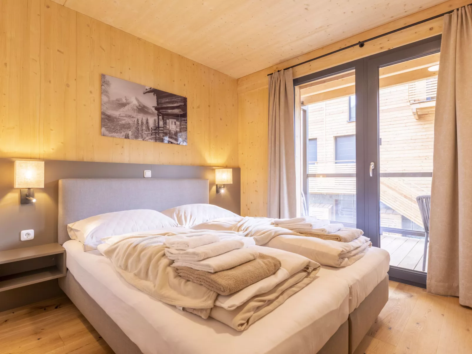 Penthouse # 2c mit Sauna&Außenbadewanne-Drinnen