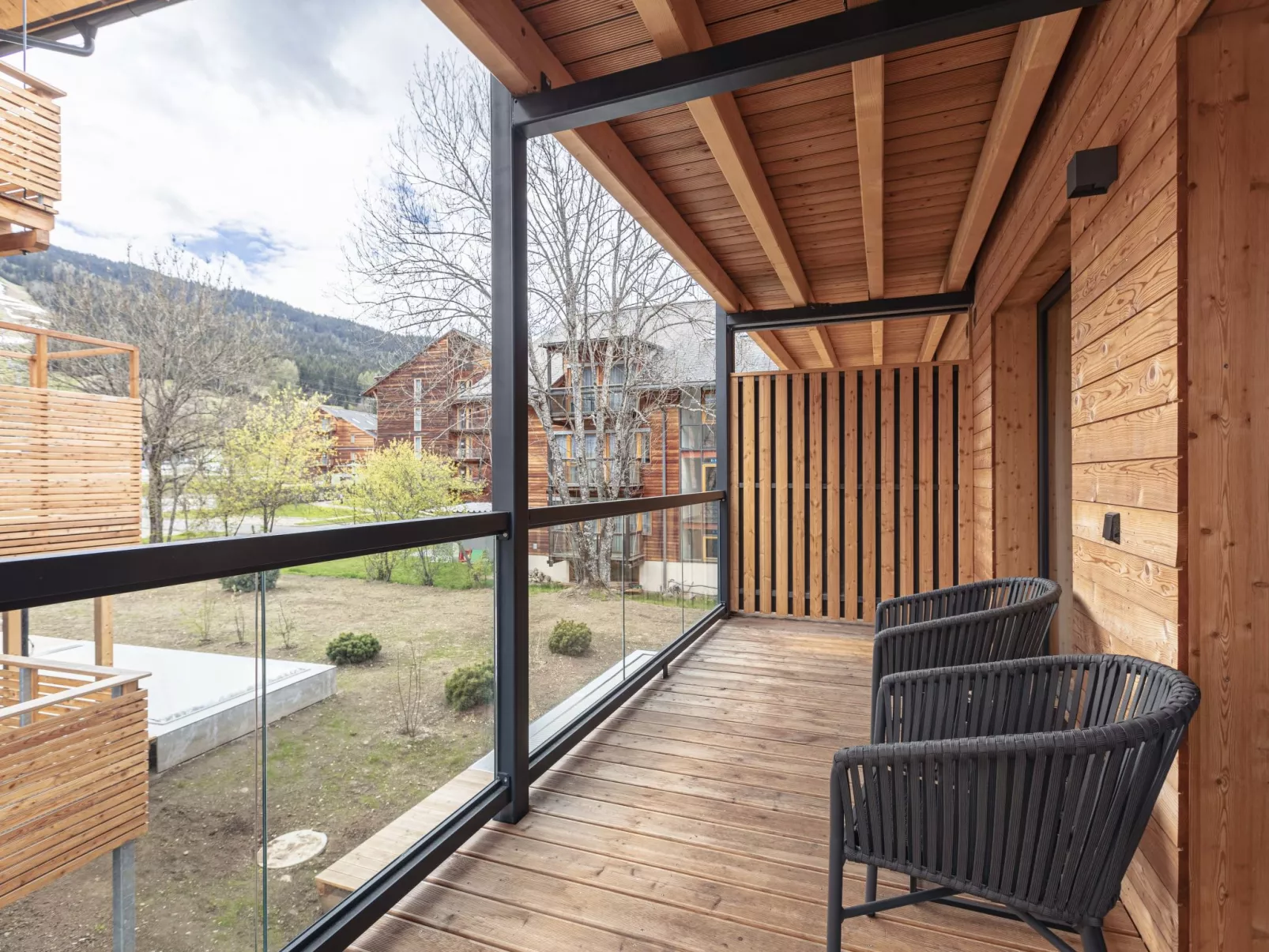 Penthouse # 2c mit Sauna&Außenbadewanne-Draußen