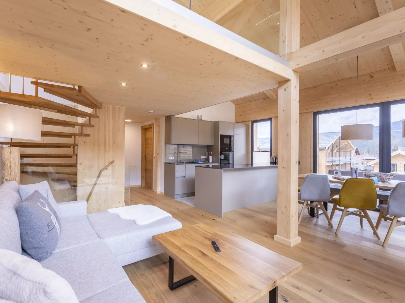 Penthouse # 2c mit Sauna&Außenbadewanne-Drinnen