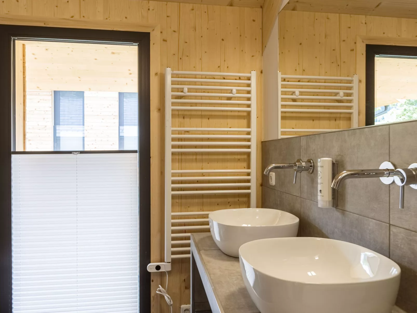#6a mit Sauna & Pool-Inside