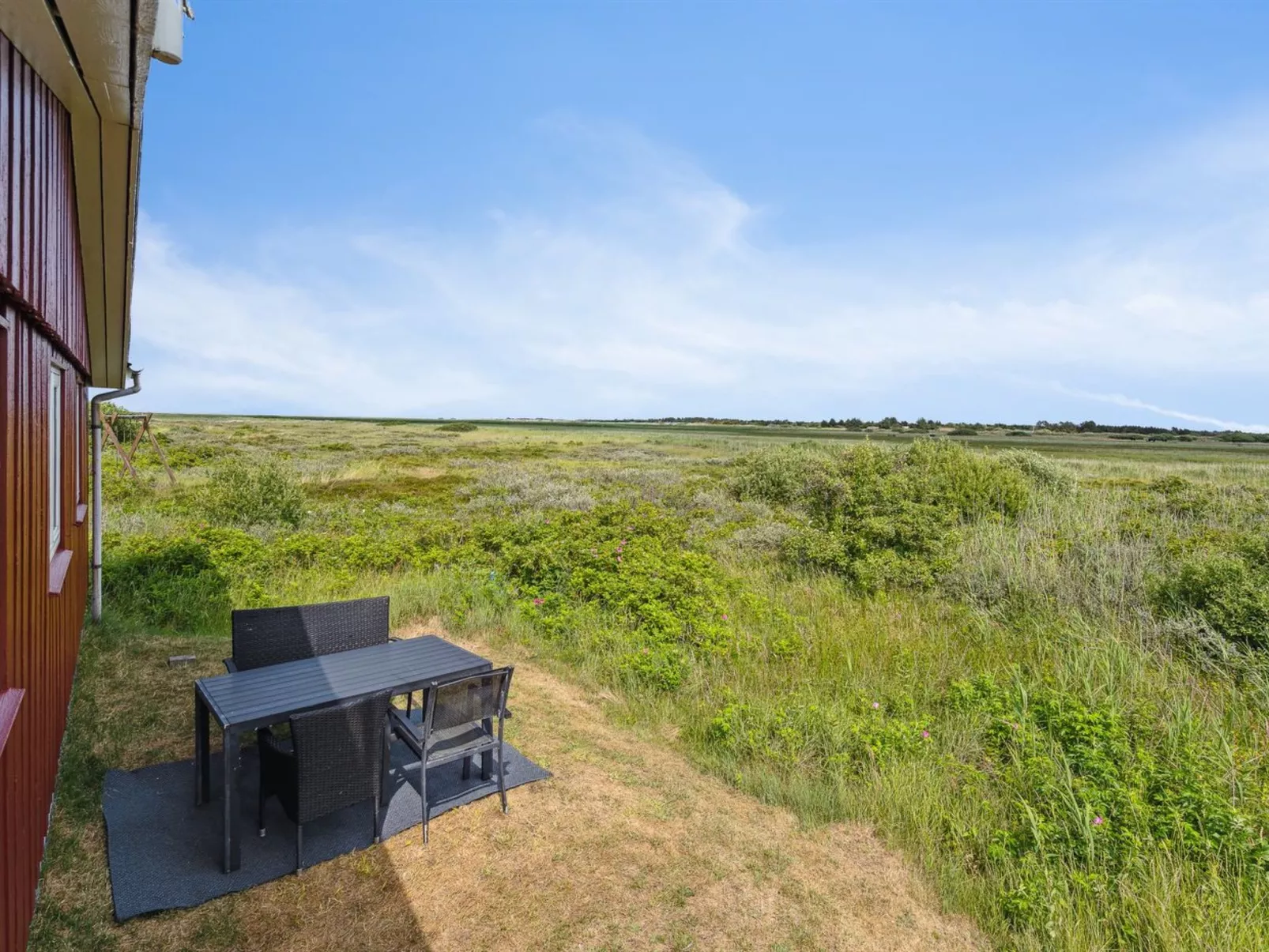 "Fiona" - 800m from the sea-Outside